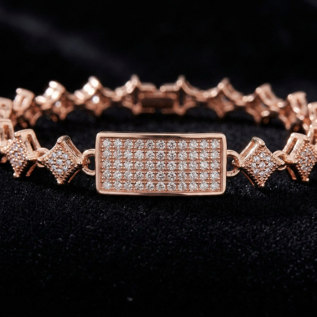 Close do fecho pavê da Pulseira AstroLux ouro rosé - fiel à peça real