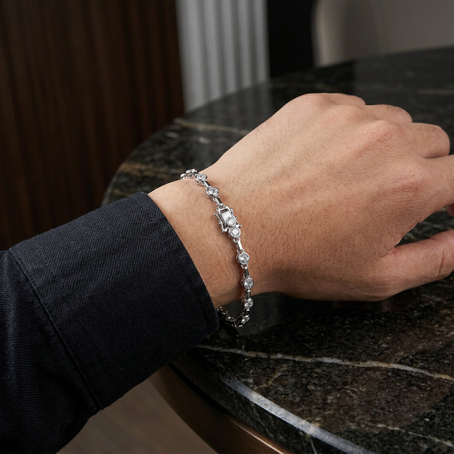 Pulseira Feminina Moissanite Cravejada Luxo Brilho - Prateado