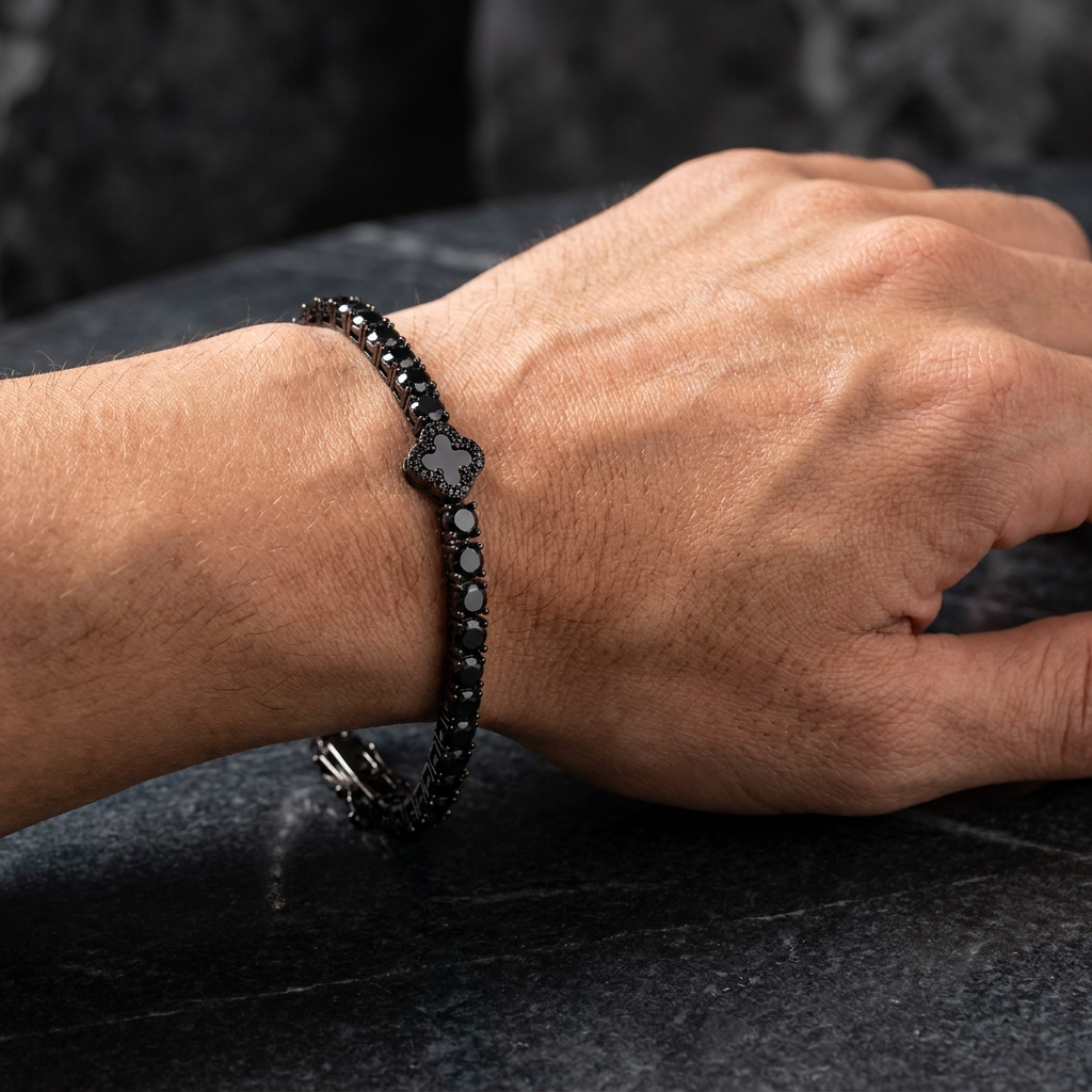 Pulseira Masculina Cravejada Trevo Preto | OnyxLux