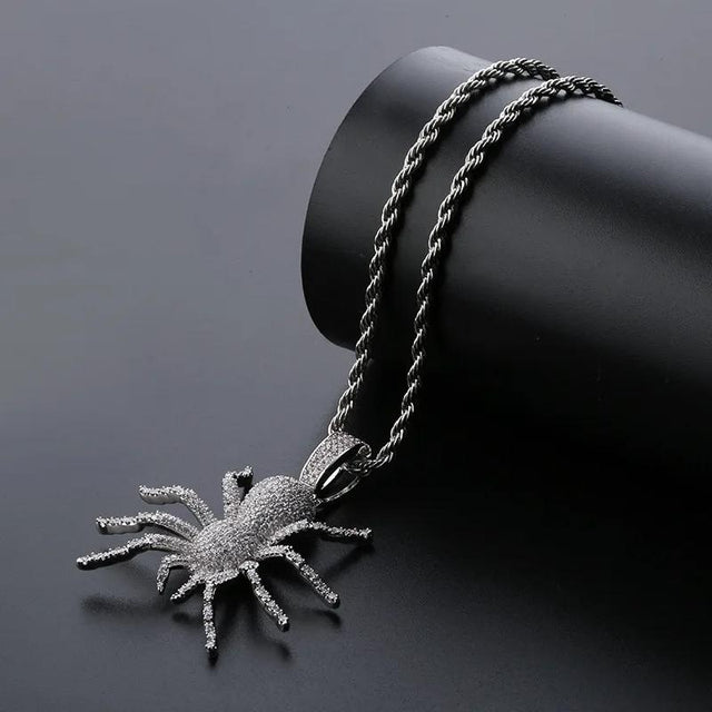 Colar Masculino Pingente Aranha Cravejado | Aracne | fotografia original 4